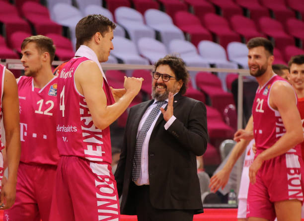 他们着重于 他们着重于