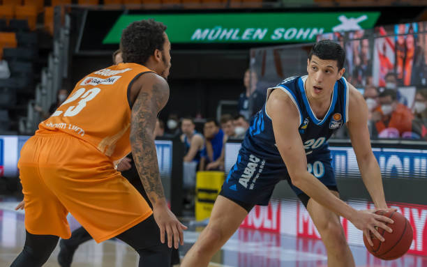 更加紧张 更加紧张